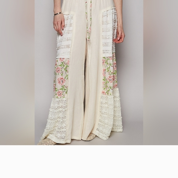 POL Floral Printed Woven Wide Leg Drawstring Pants
